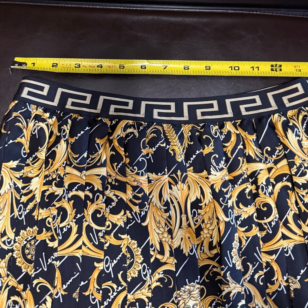 NEW! Versace Black and Gold Baroque Pleated Skirt - Picture 7 of 8